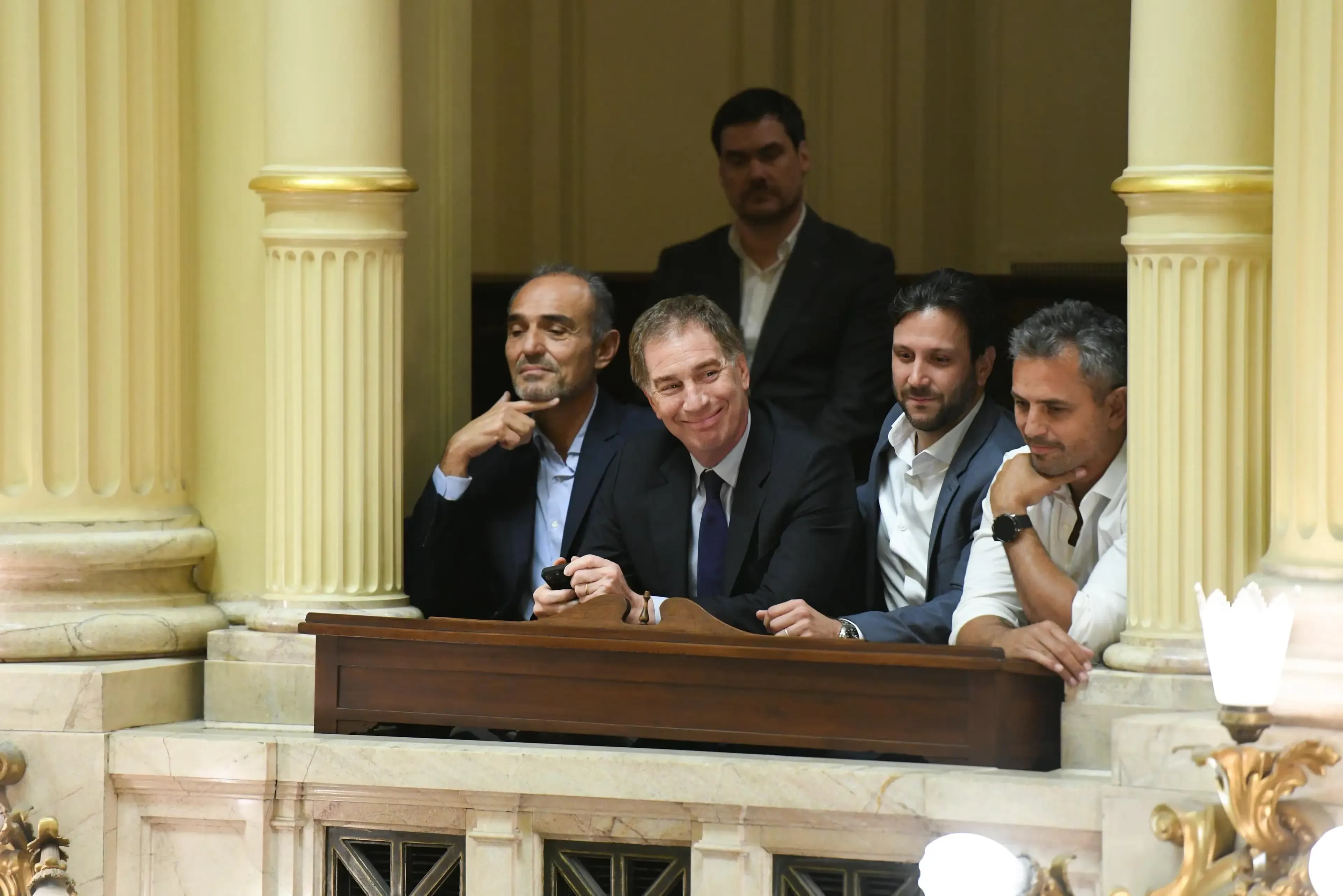 Gobierno confía en frenar derogación del DNU 70 tras fallo de la Corte