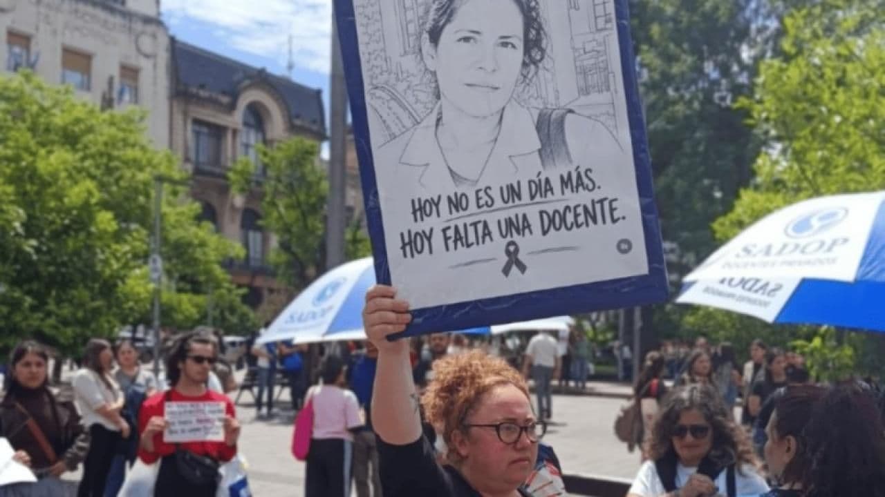 Más de 700 docentes se movilizaron en Buenos Aires para exigir justicia por Nancy Godoy