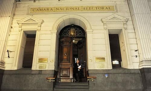 La Cámara Electoral aprobó una plataforma digital para firmar iniciativas populares