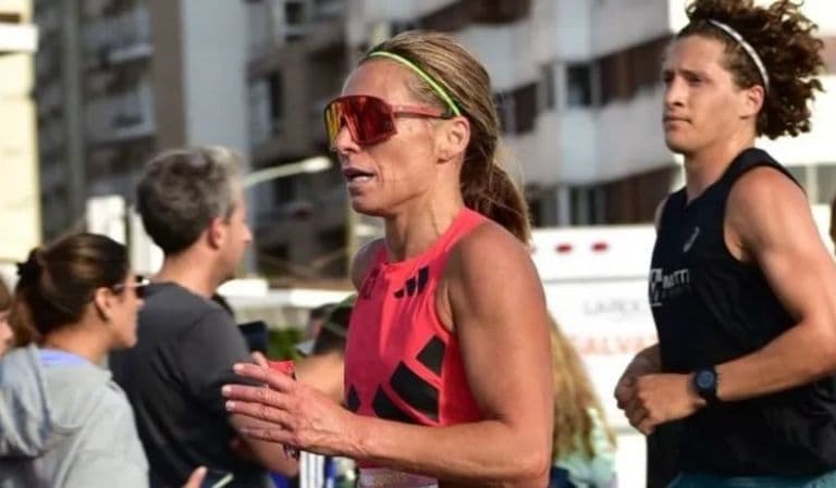 Featured image for: Una argentina ganó la Stanley Marathon en las Islas Malvinas: "¡Por los caídos!"