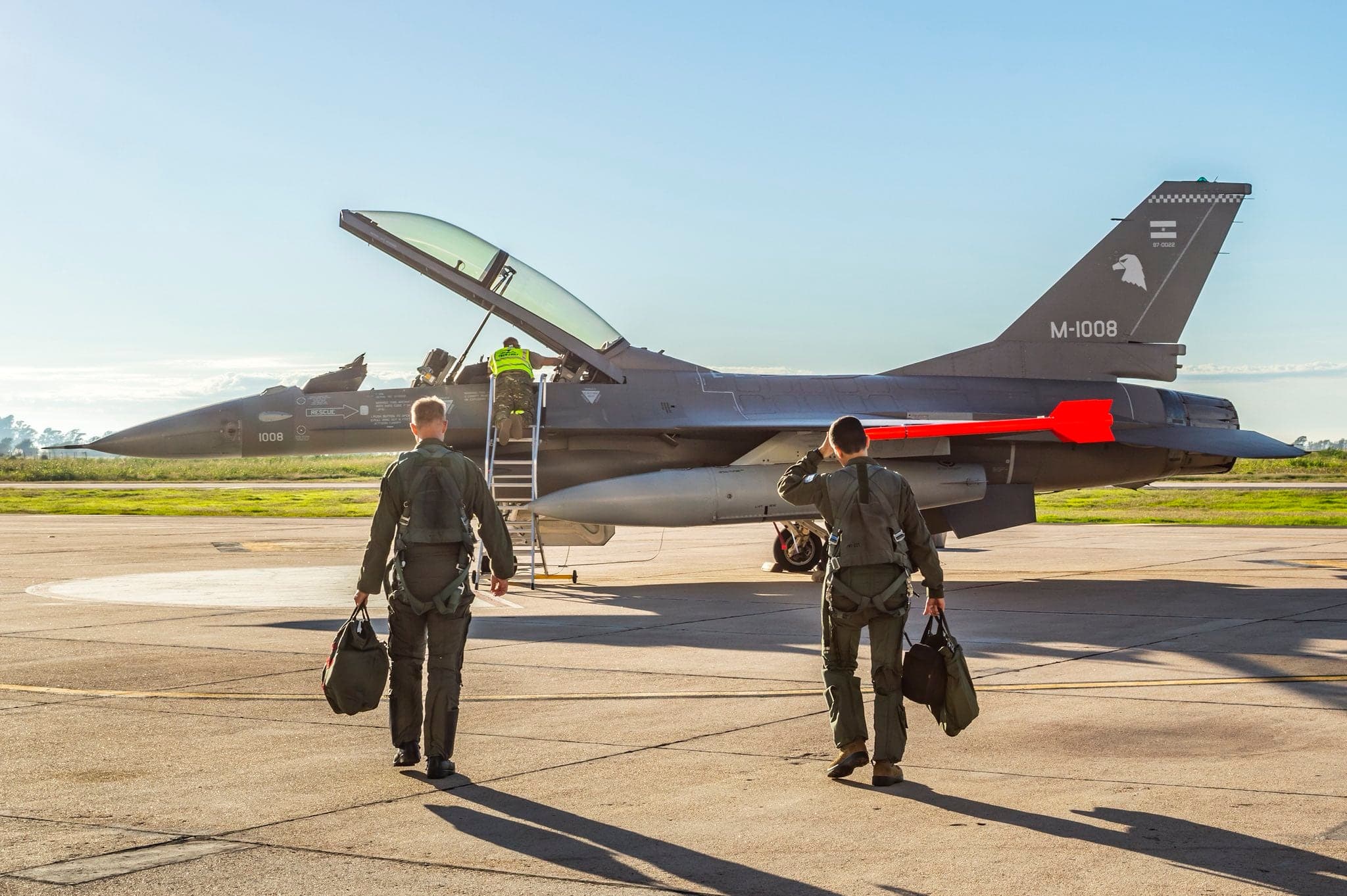 Featured image for: Cómo fueron los primeros vuelos de los F-16 argentinos, un hito en la historia de la Fuerza Aérea