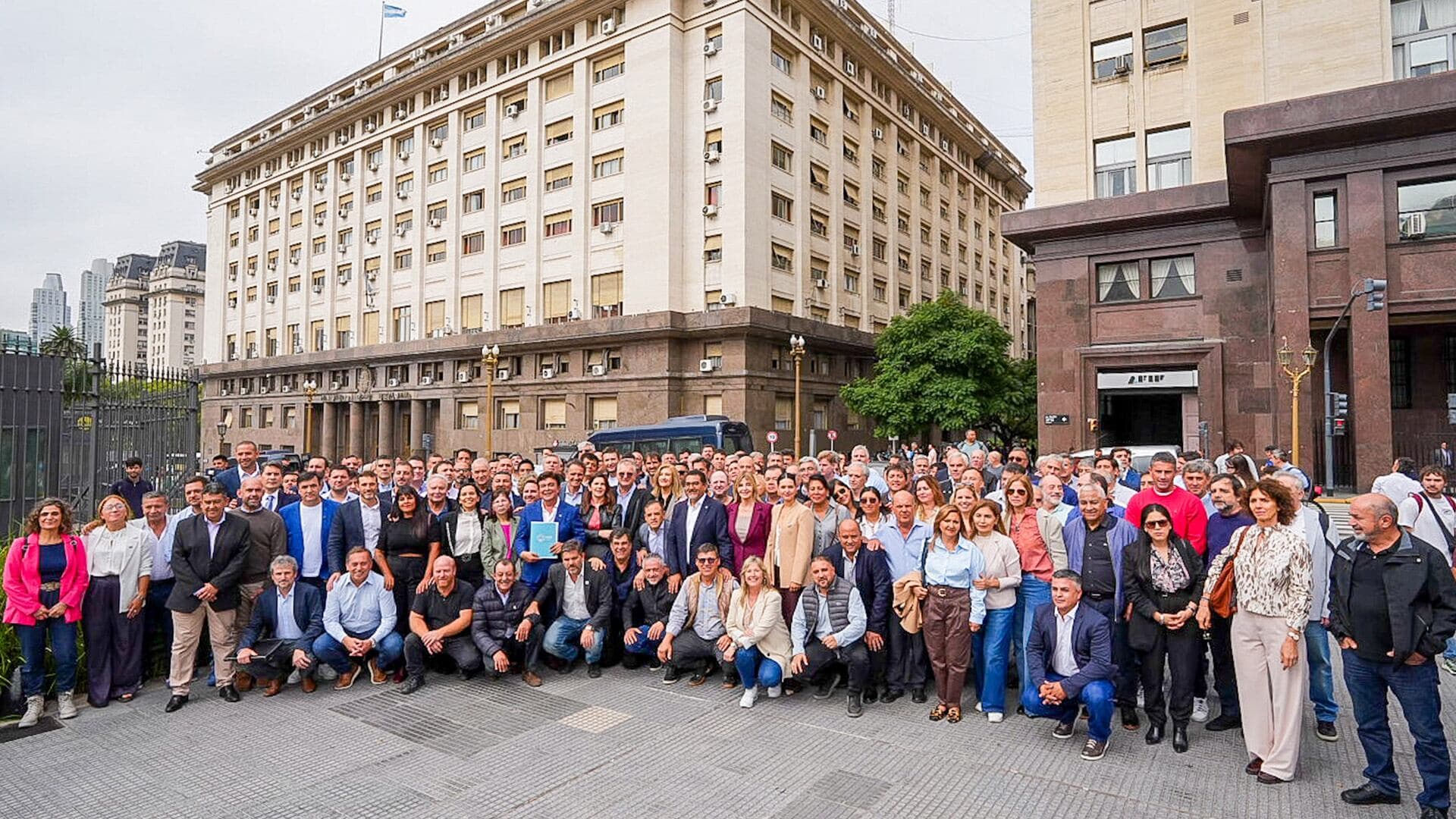 Featured image for: En medio de la disputa por la asistencia alimentaria, intendentes marcharán al ministerio de Capital Humano en reclamo de fondos