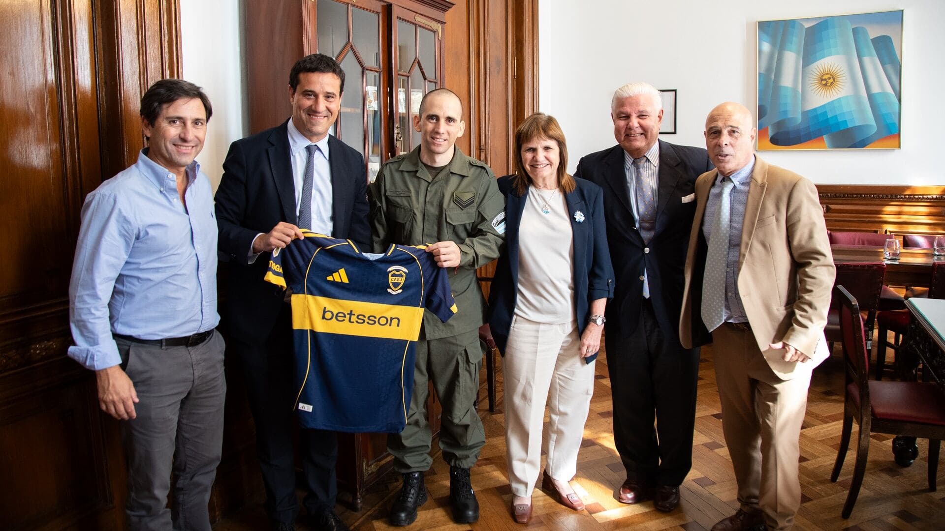 Featured image for: Patricia Bullrich recibió al gendarme Nahuel Gallo en el Senado: “Apenas contó el 10% de lo que vivió”