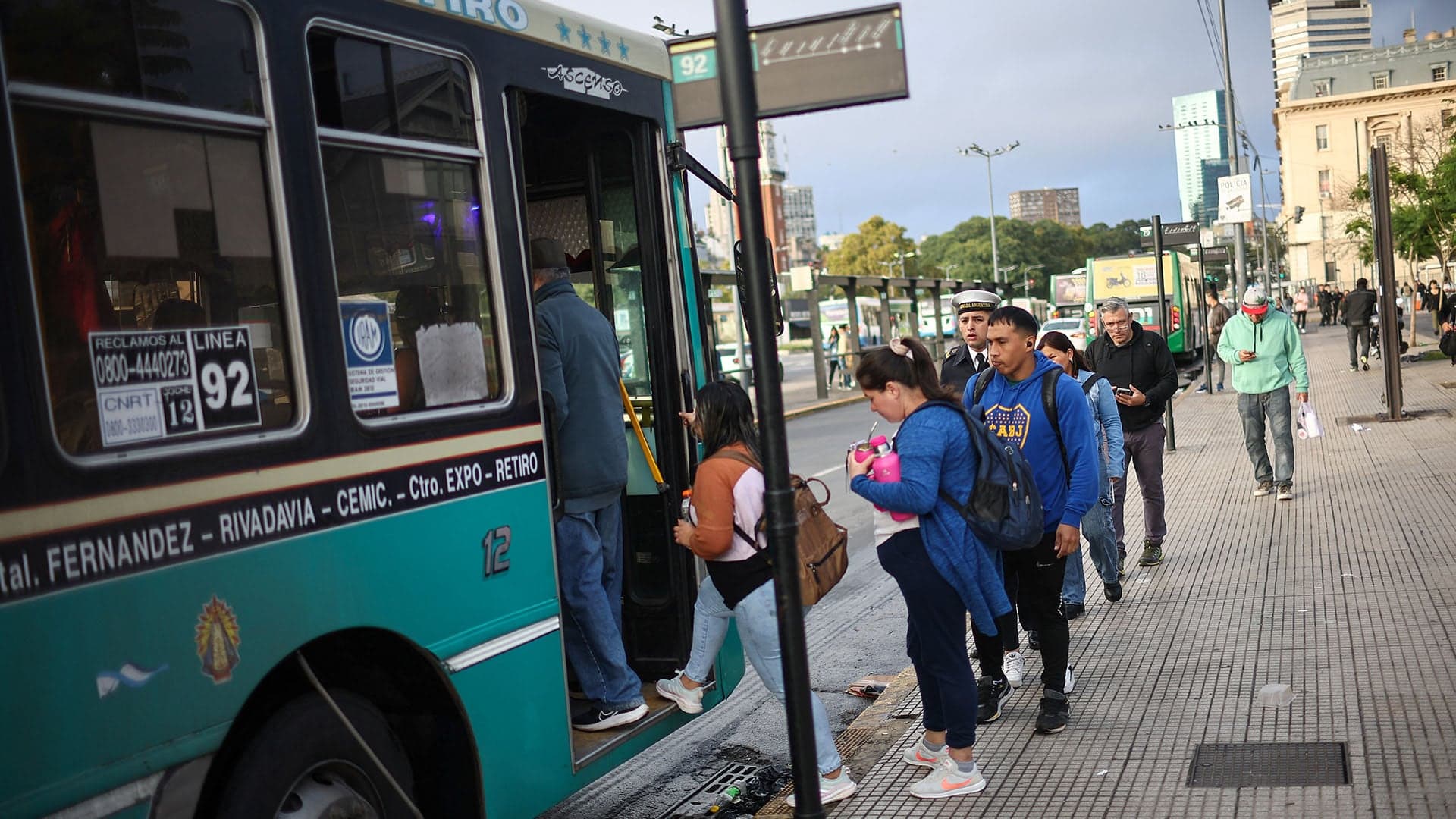 Featured image for: Subtes, colectivos y recolección de residuos deberán brindar servicios mínimos en la Ciudad de Buenos Aires los días de paro