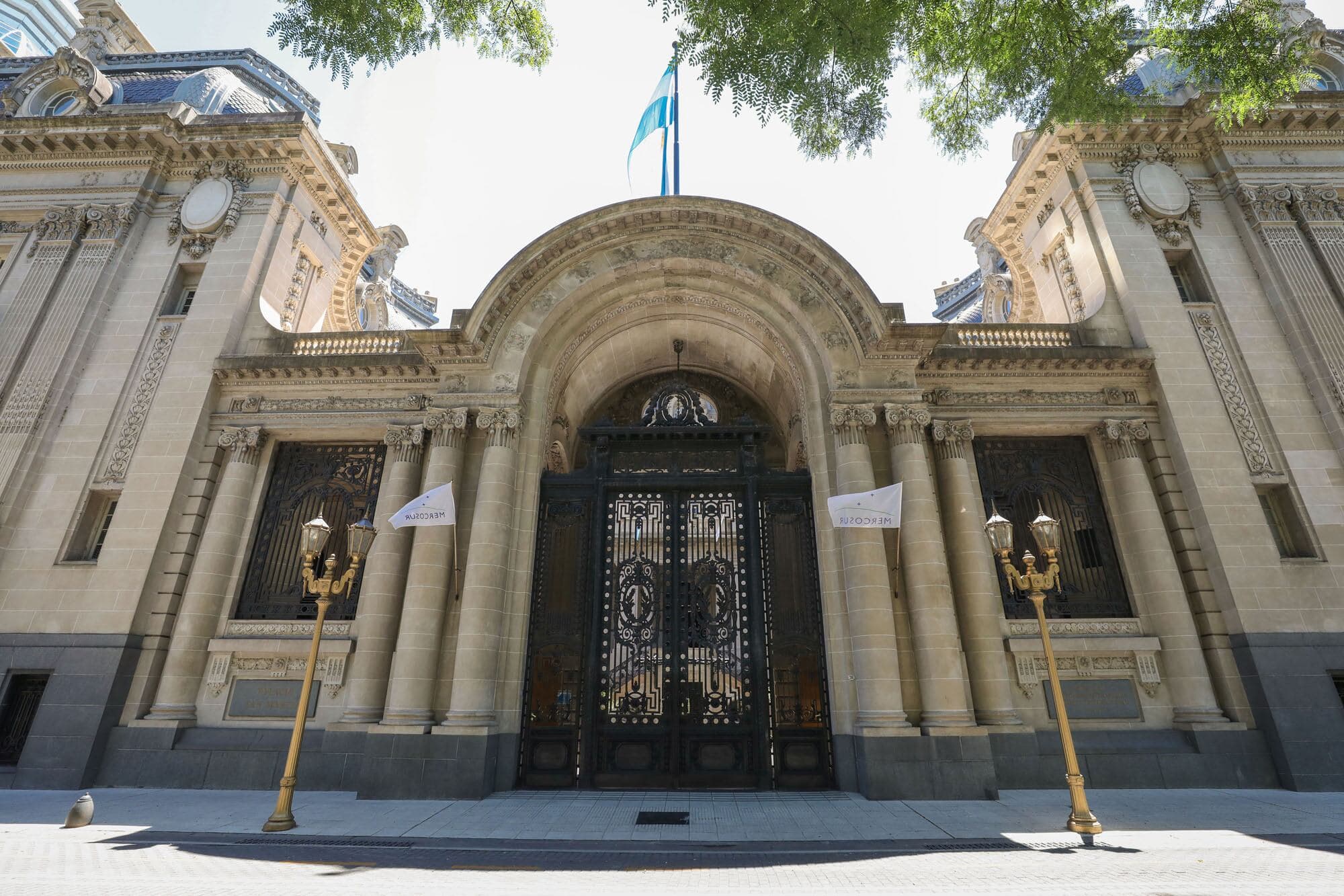 Featured image for: La SIDE repelió un ciberataque contra la cancillería argentina