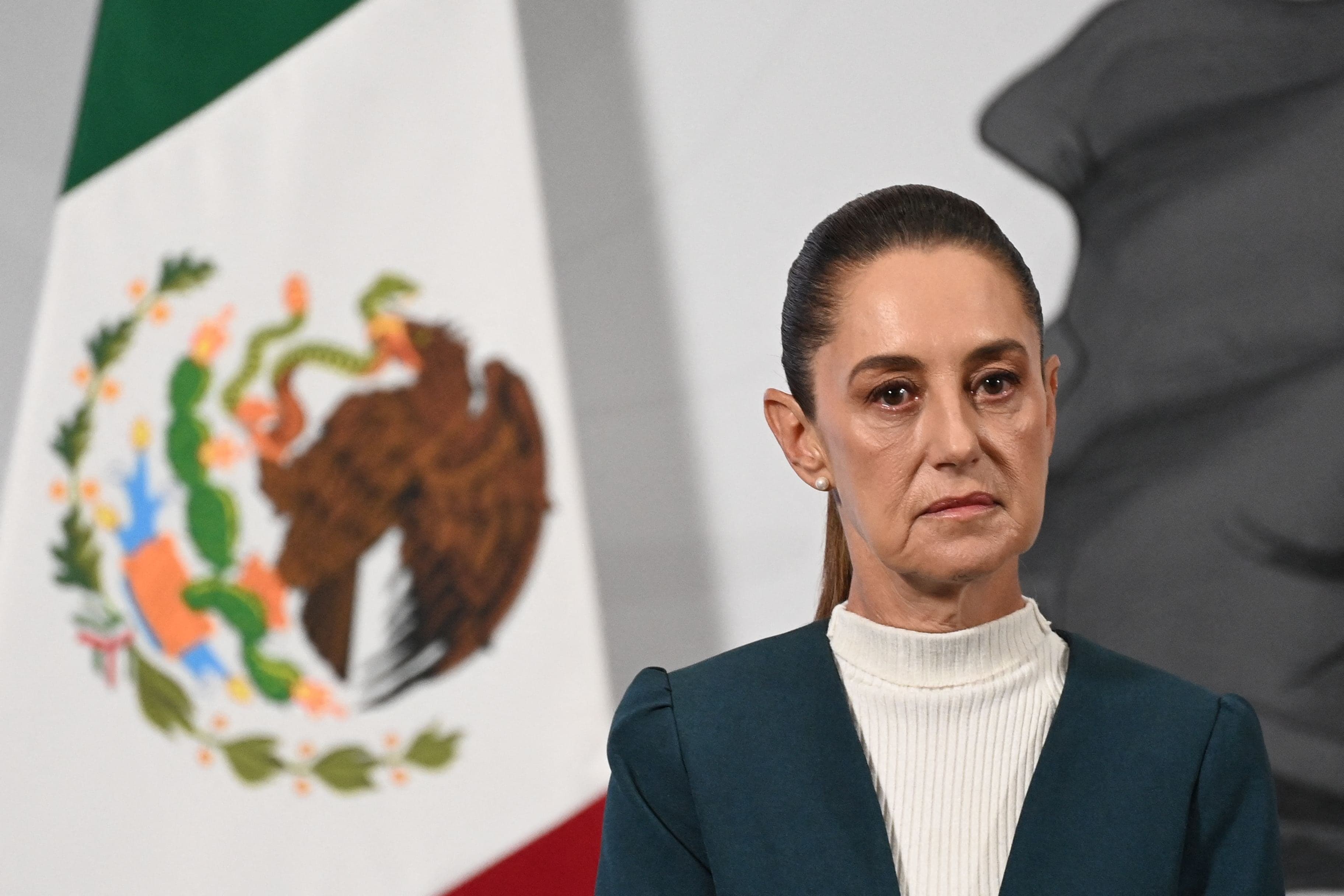 Featured image for: Trump anuncia ataques por tierra contra los cárteles y enciende alarmas en México