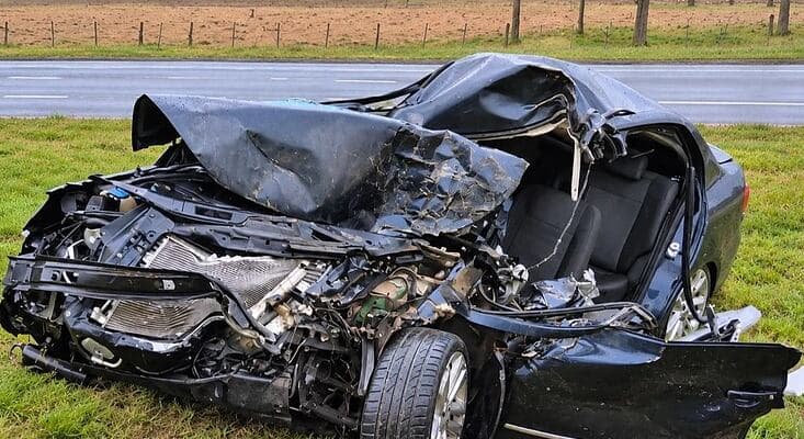 Choque múltiple en la ruta 2: murió un joven de 29 años tras impactar contra una camioneta y un camión
