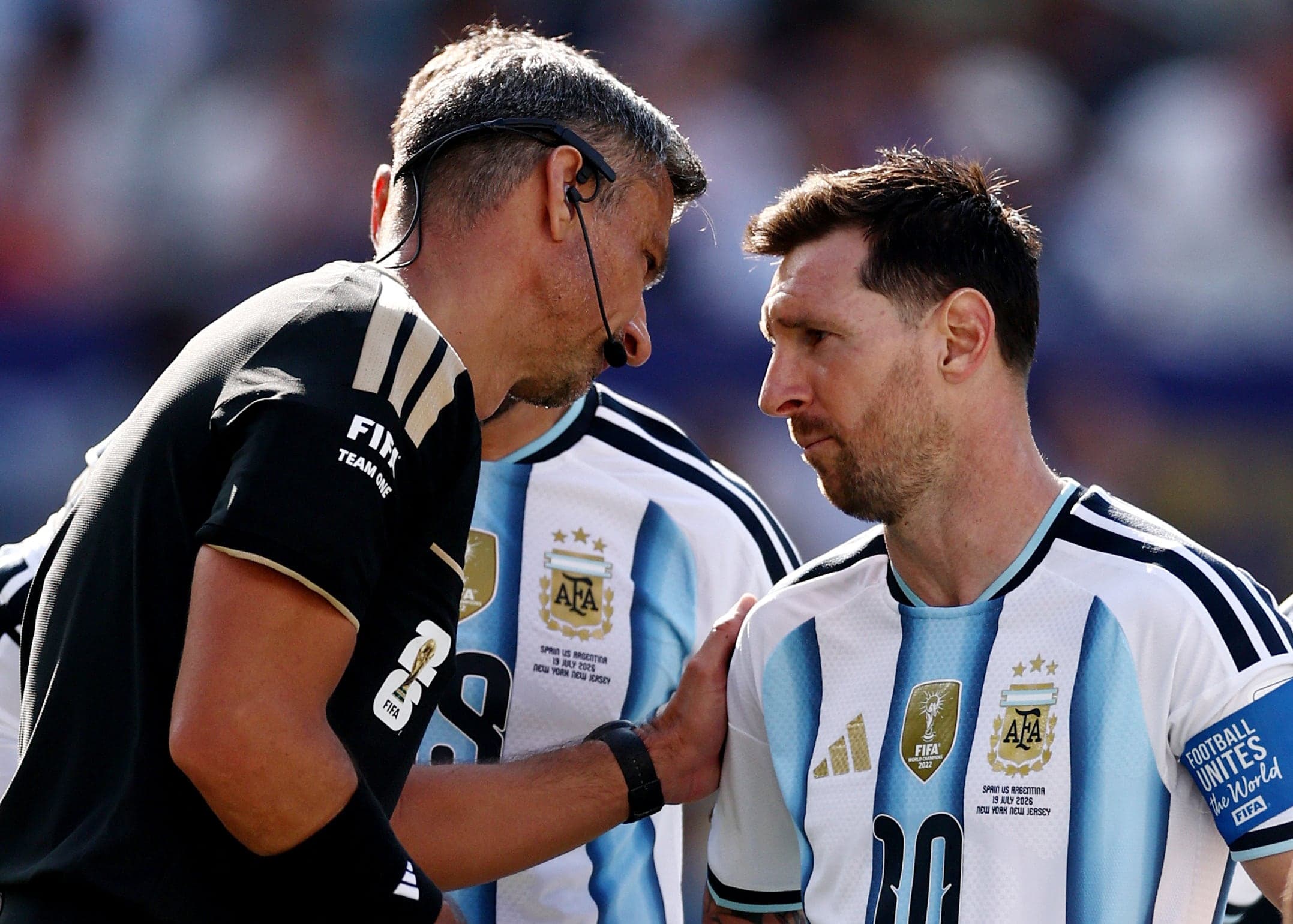 El árbitro de la final del Mundial entre Argentina y España habló por primera vez: la charla que tuvo con Lionel Messi