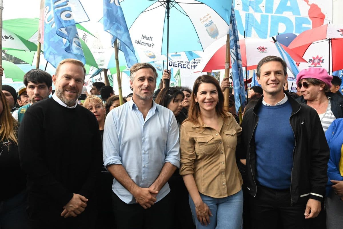 La Liga de Intendentes marchó en defensa de las universidades públicas y reclamó financiamiento