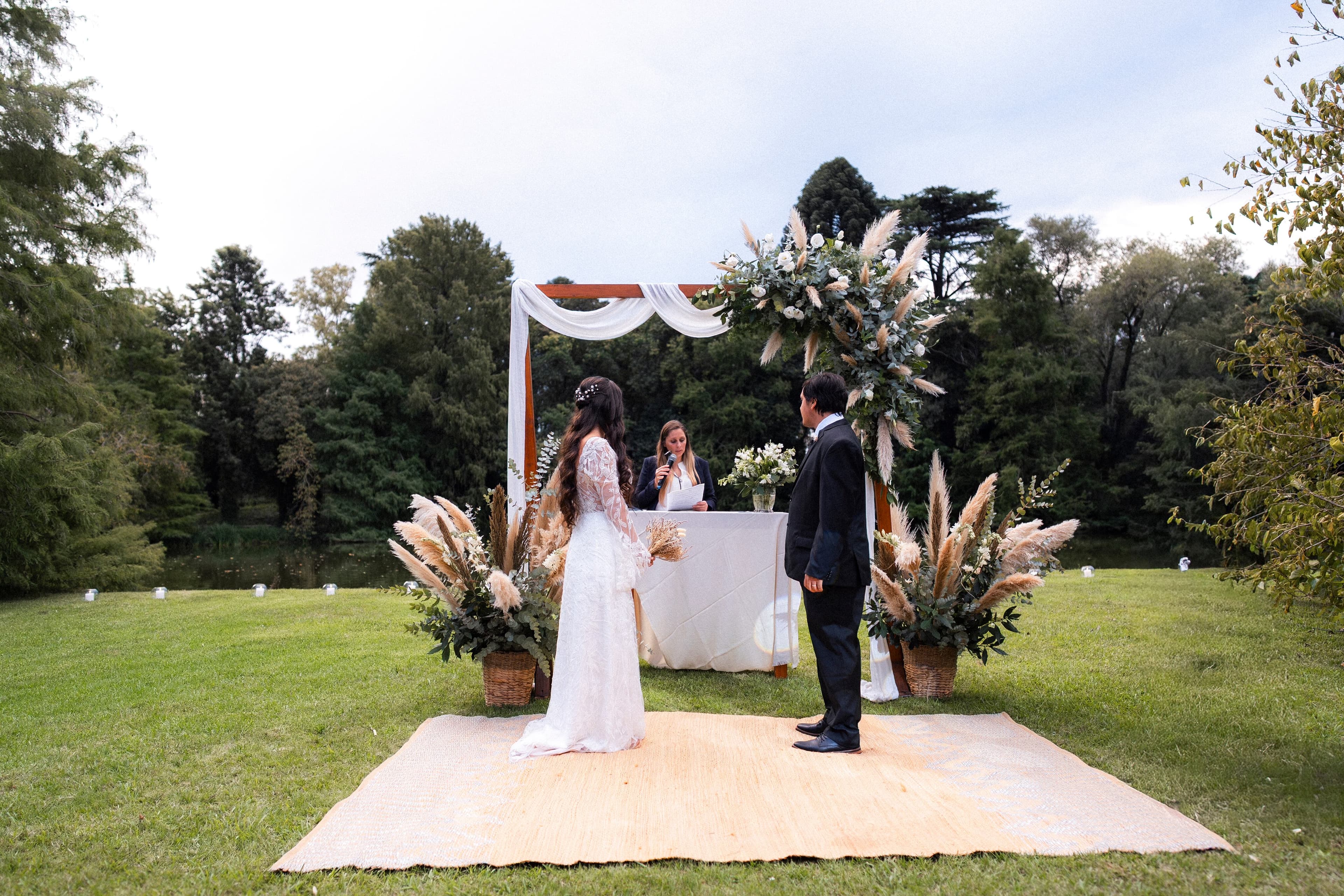 Los casamientos ya no vienen con manual: las parejas eligen qué tradiciones conservar, transformar o eliminar