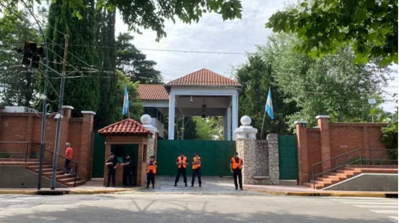 Milei desplazó al personal civil a cargo de la seguridad de la Quinta de Olivos: lo reemplaza la Casa Militar