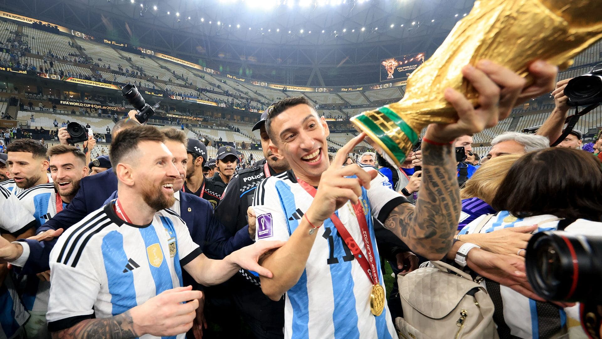 Por cuánto tiempo le da la FIFA la Copa del Mundo original a los campeones y cómo es la exclusiva réplica que les entrega