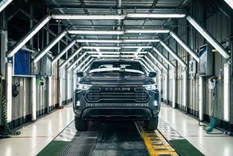 Una automotriz multinacional advirtió por posible cierre de plantas en Argentina