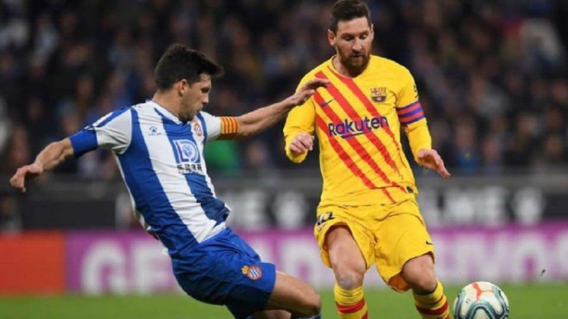 Barcelona busca una victoria para mandar a Segunda al Espanyol