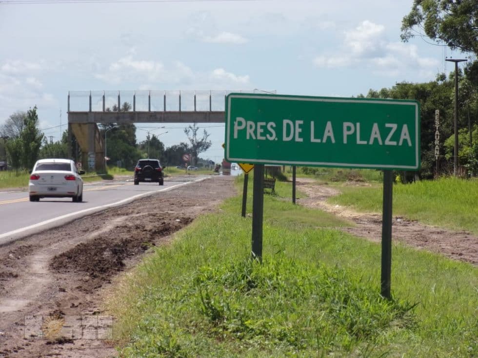 Un hombre degolló a su expareja en plena calle y luego se entregó a la policía