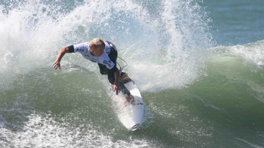 Un argentino se coronó campeón en el mundial de surf en Perú