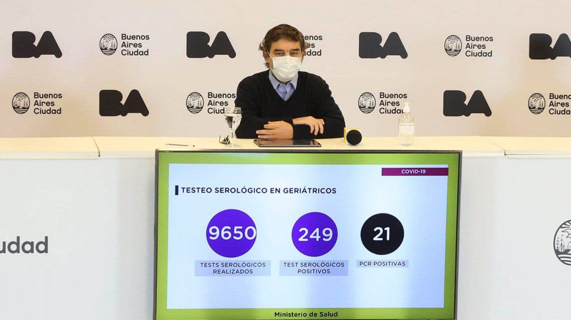 Fernán Quirós aseguró que habrá que esperar al miércoles para saber si la curva de contagios se estabilizó