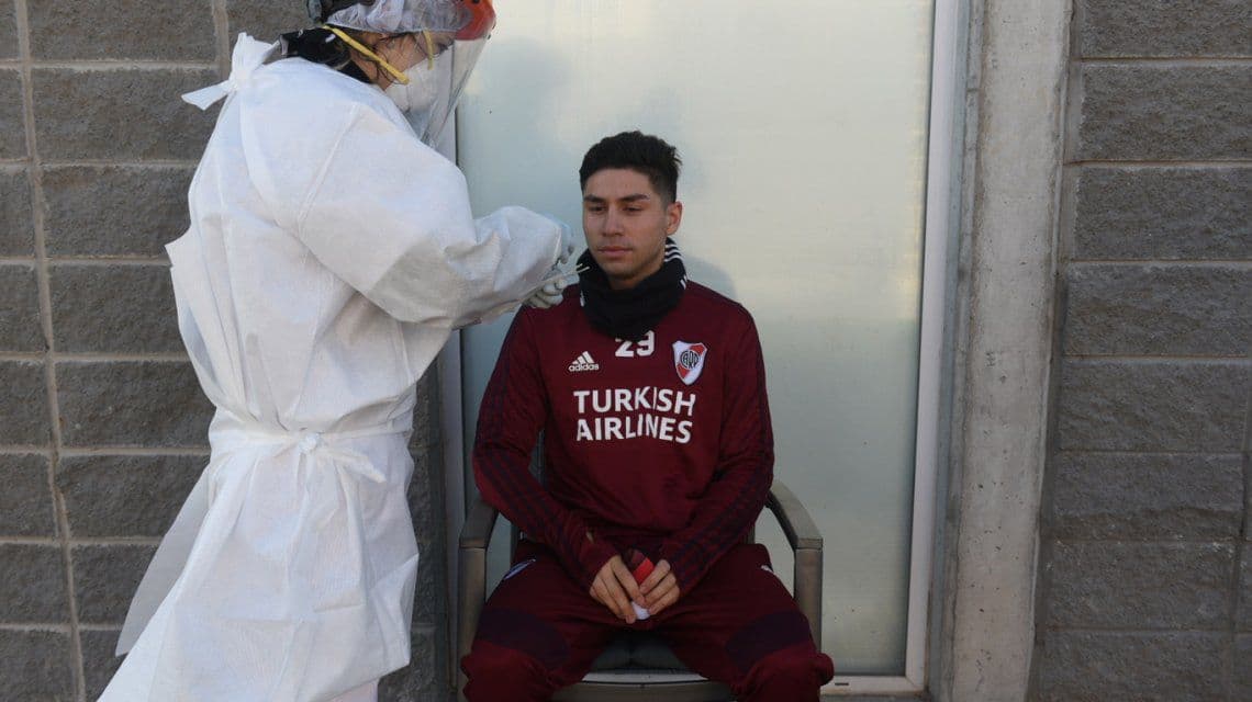 Alarma en River: Gonzalo Montiel dio positivo de coronavirus