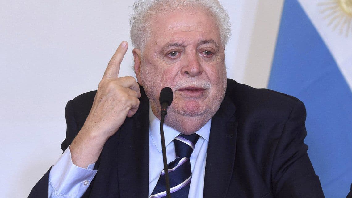Ginés González García: «Aspiro a que antes del primer trimestre de 2021 esté disponible la vacuna»