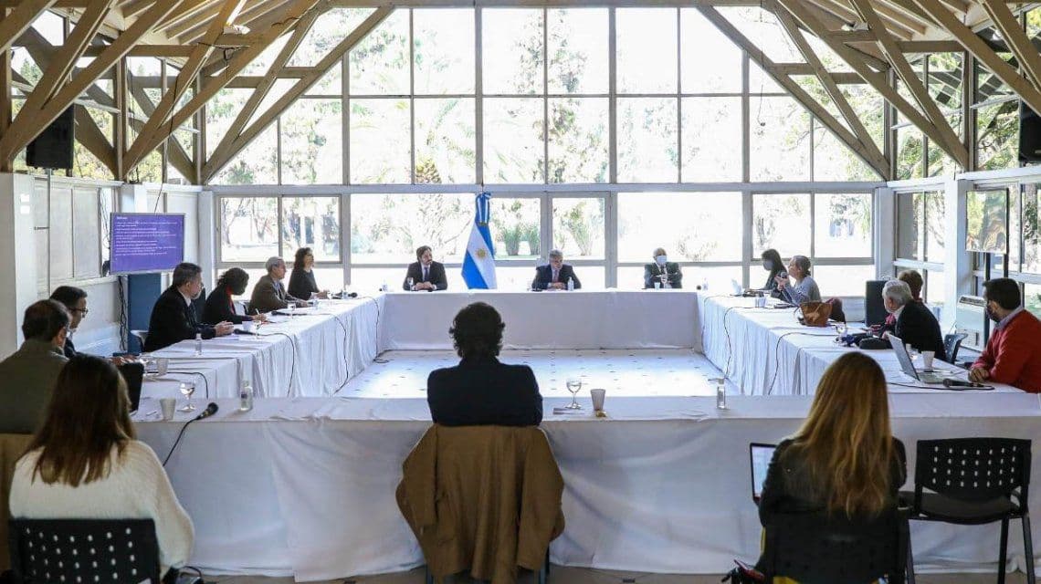 Alberto Fernández se reunió con el comité de expertos