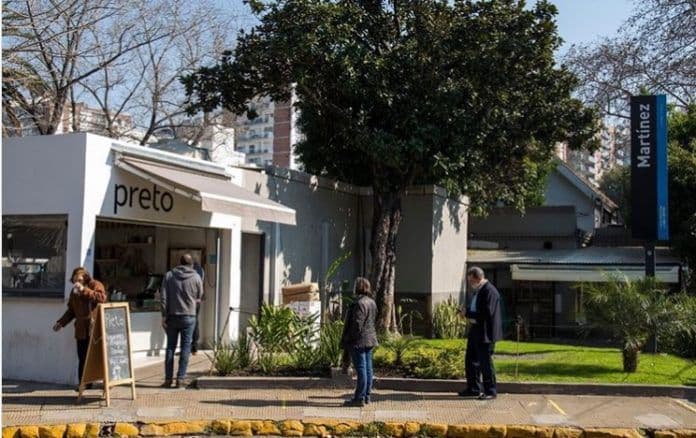 San Isidro permitirá beber y comer en espacios al aire libre con distancia