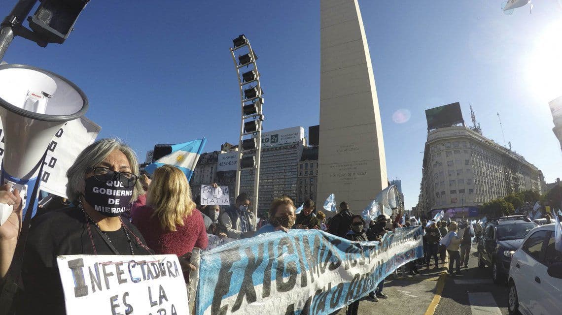 El Gobierno le pide perdón a los médicos «por no haber podido evitar la marcha» anticuarentena