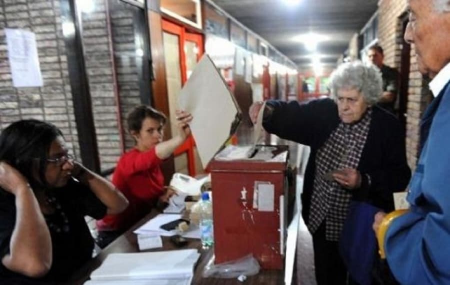 Uruguay recibe aluvión de votantes de la Argentina