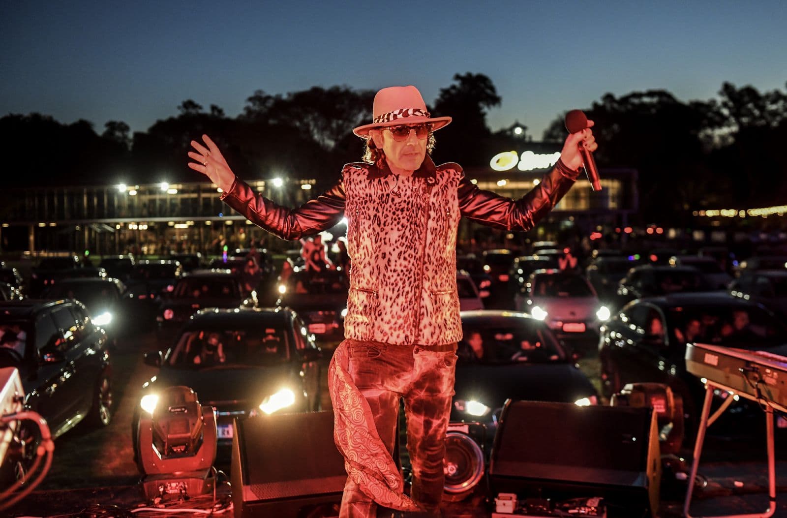 Coti brindó el primer autoconcierto del país