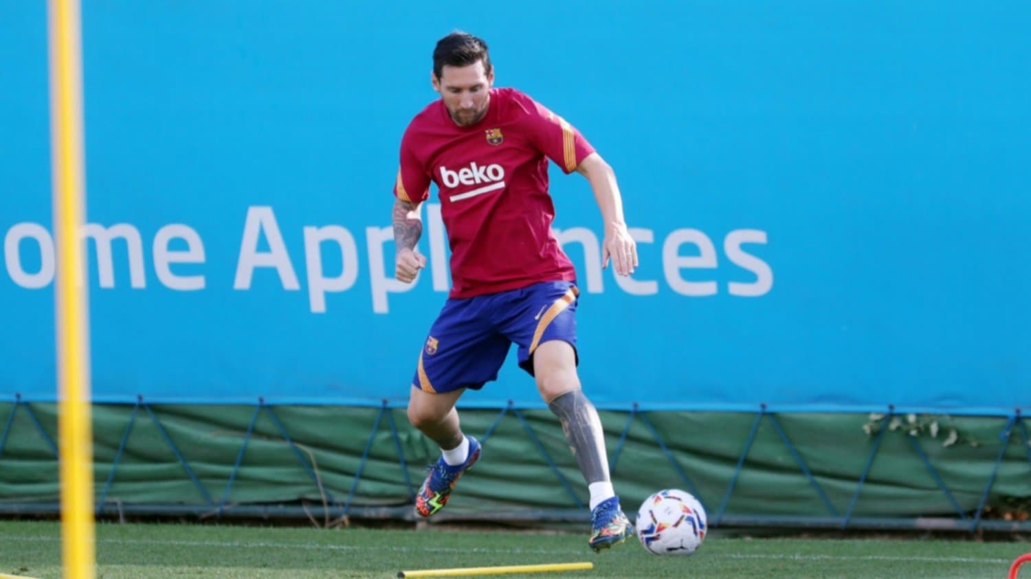 Messi volvió a entrenarse con el Barcelona: llegó primero y practicará sólo