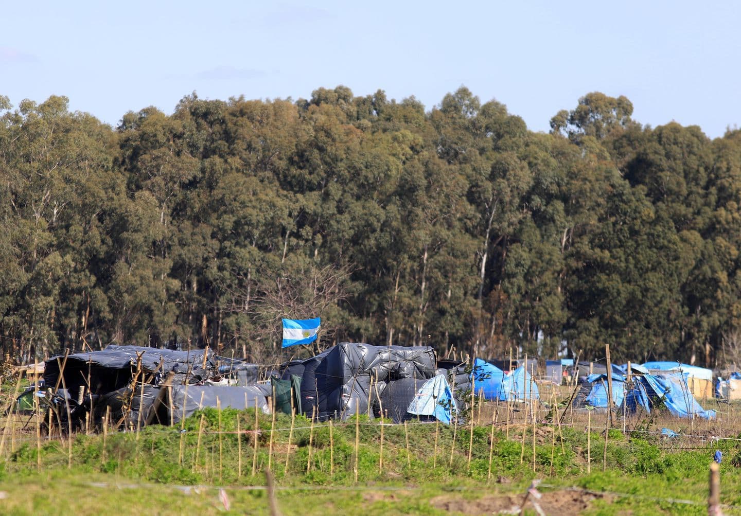 Guernica: la Justicia ordenó el desalojo de las tierras tomadas