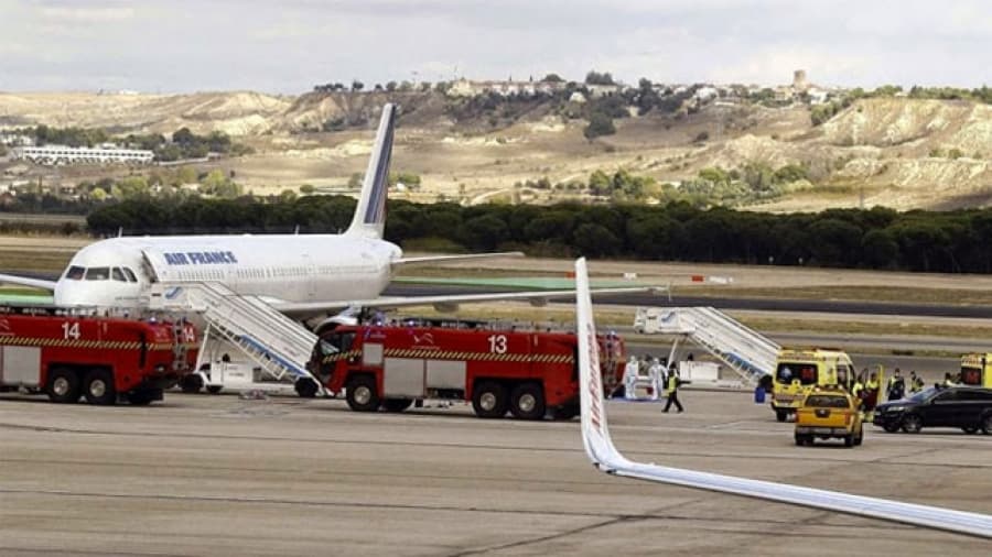 Un nigeriano muere en Barajas desatendido por temor al ébola