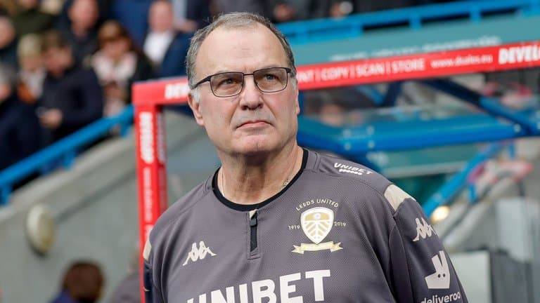 Oficial: Marcelo Bielsa confirmó que seguirá como entrenador del Leeds en la Premier League