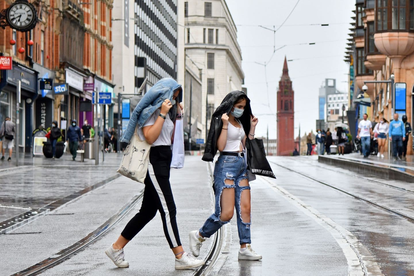 Coronavirus: prohíben reunirse con familia y amigos en Birmingham, la segunda ciudad de Reino Unido