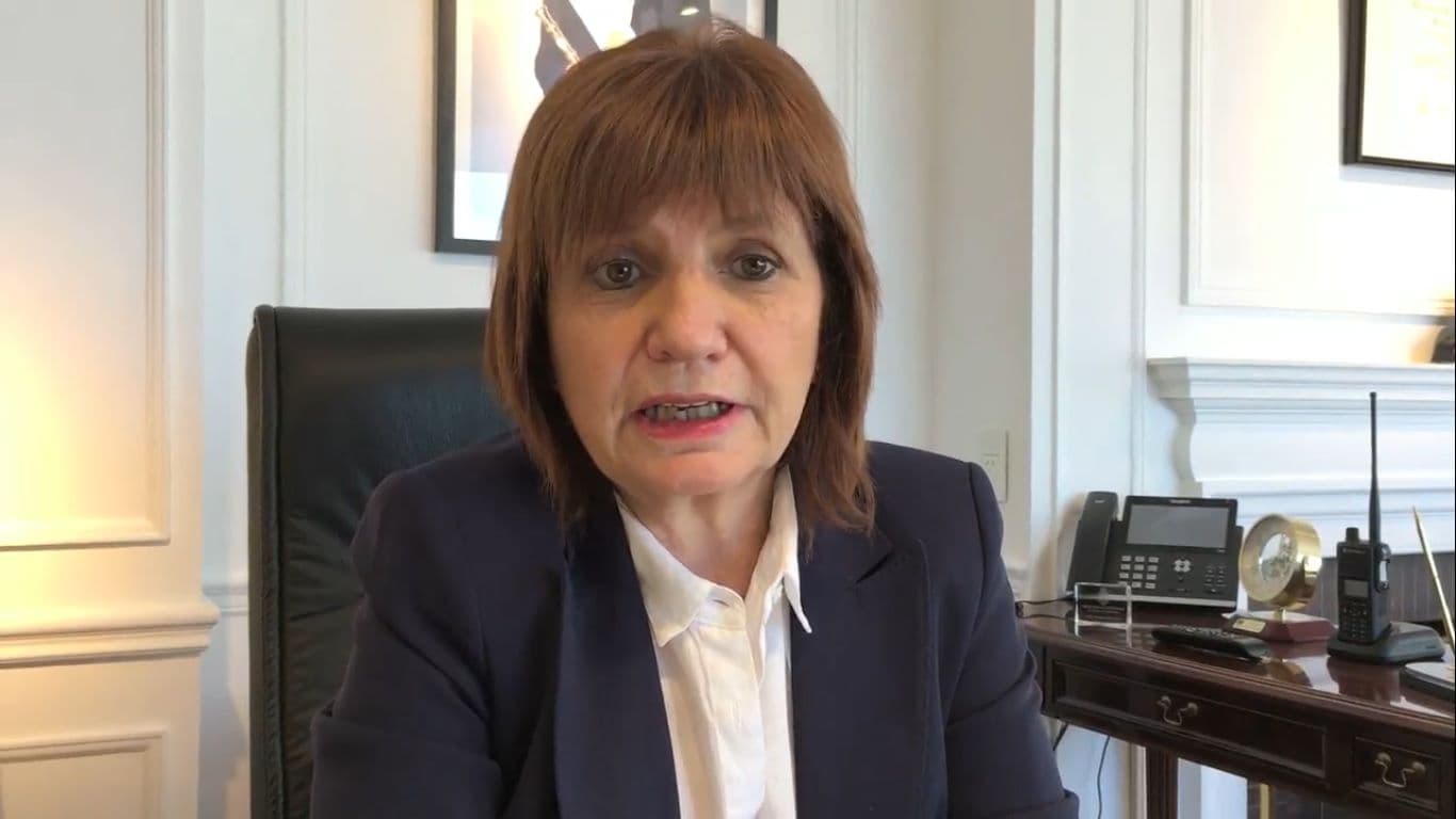 Patricia Bullrich contra el Gobierno por la salida de las empresas: “Su estrategia está llevando el país a la ruina”