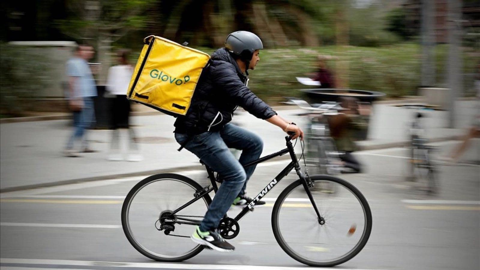 Glovo vendió sus operaciones a PedidosYa y se va del país