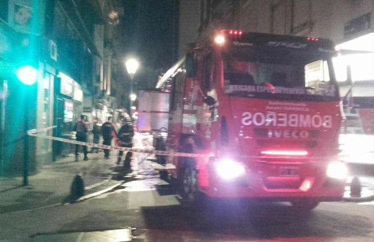 Incendio en el departamento de Elsa Serrano: Buscan identificar un cuerpo carbonizado