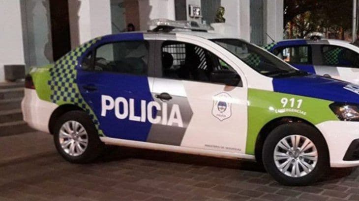 Simulan ser vendedores de dólares, acuerdan cita por redes sociales y roban $700.000
