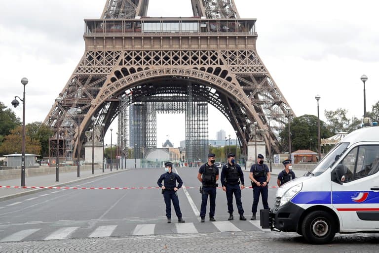 Evacuaron la Torre Eiffel por una falsa amenaza de bomba
