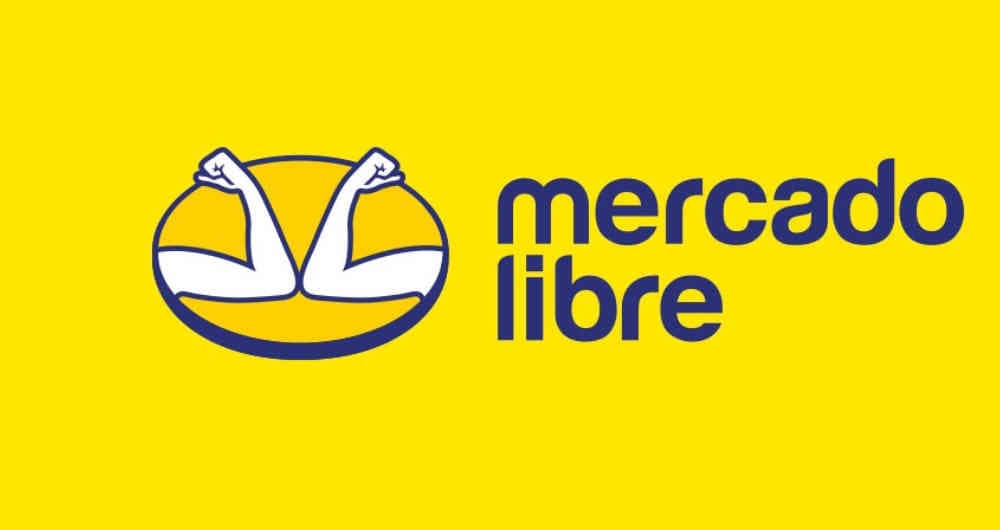 Compró una computadora por Mercado Libre y le enviaron una botella de licor