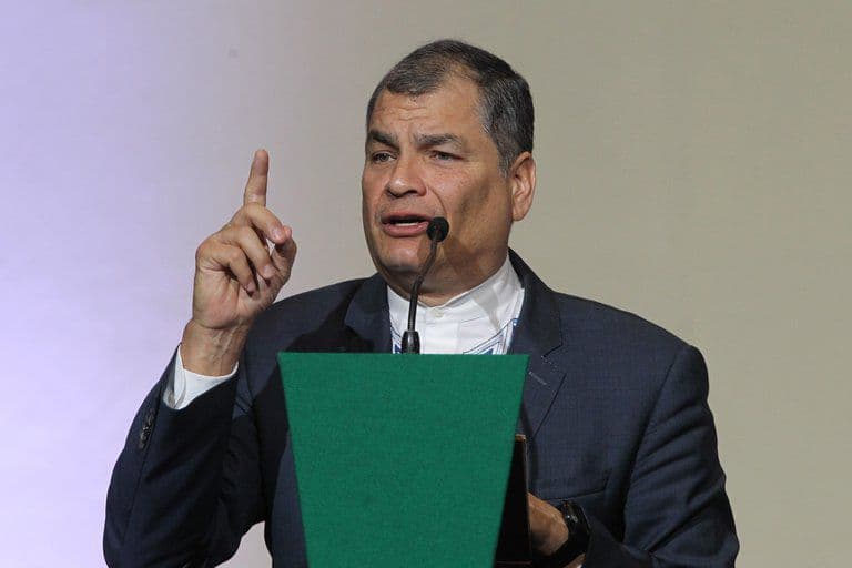 Ordenan detener al ex presidente ecuatoriano Rafael Correa