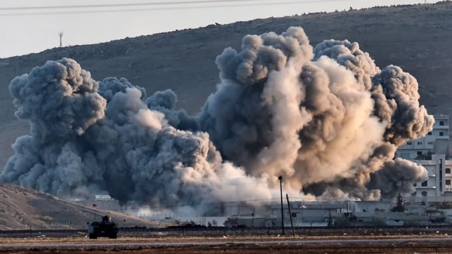 El Estado Islámico no abandona Kobane y envía refuerzos para quebrar a los kurdos