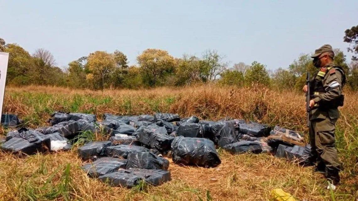 Hallan casi tres toneladas de marihuana abandonados en la selva misionera