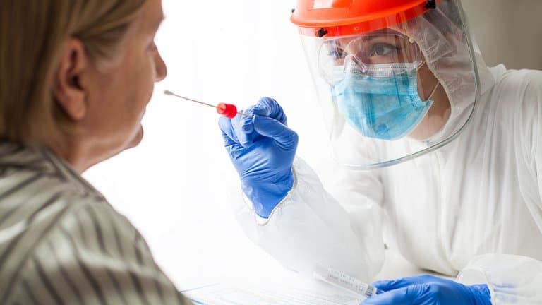 Reinfección por COVID-19: por cuánto tiempo tienen inmunidad los que se enferman