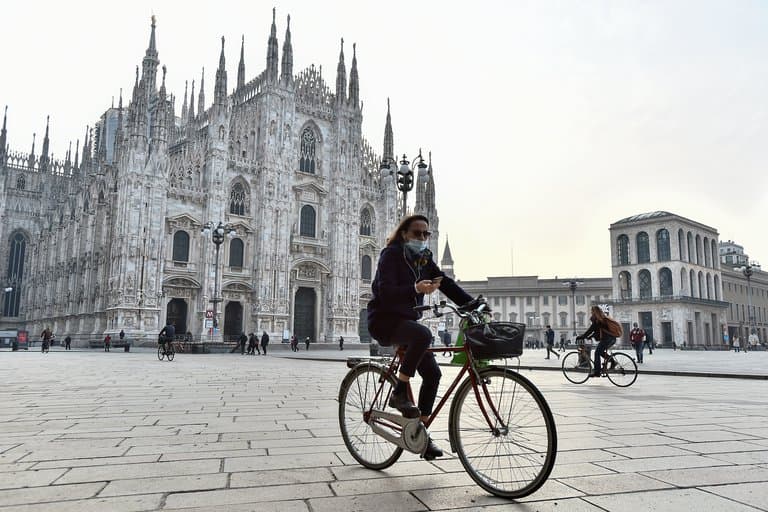 Lombardía, la región de Italia más golpeada por el coronavirus, impondrá un toque de queda nocturno para frenar la segunda ola