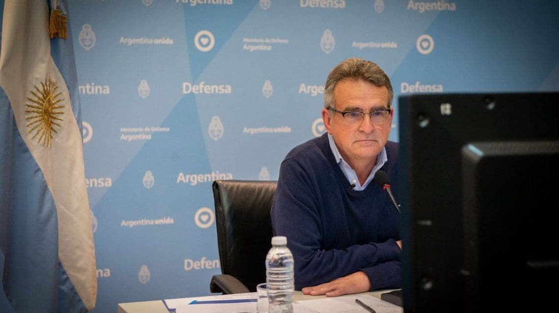 Agustín Rossi acusó de «conspiración» a la Mesa de Enlace de las Fuerzas Armadas