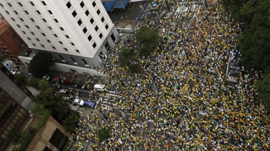 Un millón y medio de personas marcharon contra Dilma Rousseff en todo Brasil