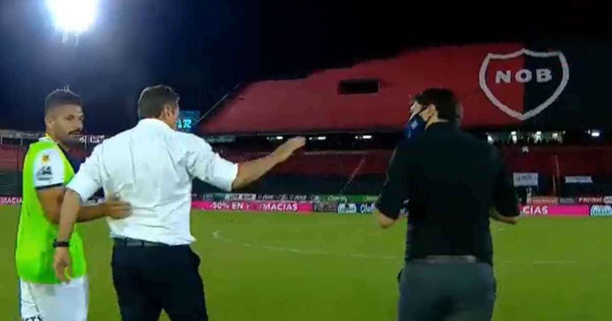 Newell’s y Talleres igualaron en un partido que tuvo pelea de entrenadores
