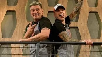 El Polaco y el Turco García acompañaron a Claudia, Dalma y Gianinna en el velorio de Diego Maradona