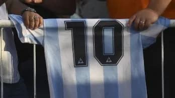 Diego Jr. pide que saquen la «10» de los equipos en los que jugó Maradona