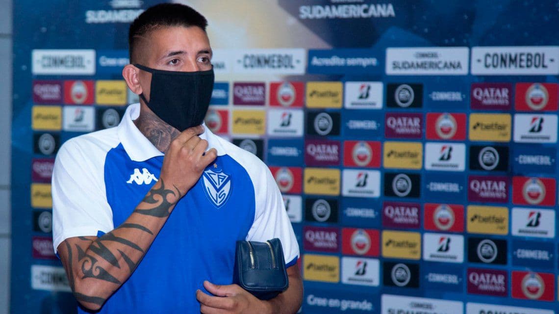 La inédita cláusula en el contrato de Centurión con Vélez por sus antecedentes